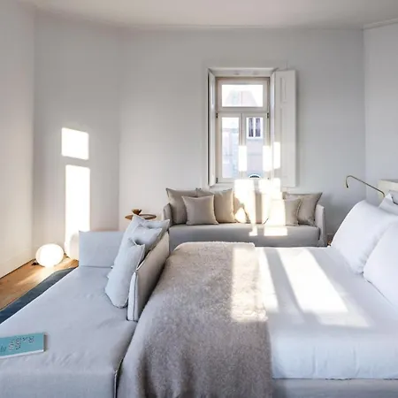 Villa Oceanfront Luxury In With Pool Estoril