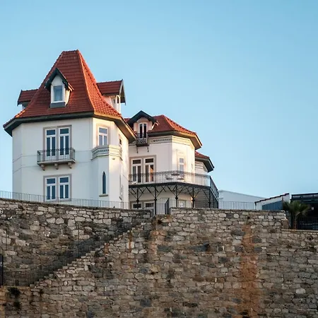 Villa Oceanfront Luxury In With Pool Estoril