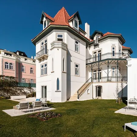 Oceanfront Luxury In With Pool Эшторил
