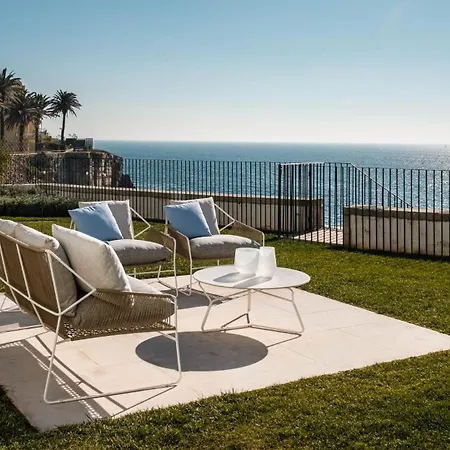 Вилла Oceanfront Luxury In With Pool *